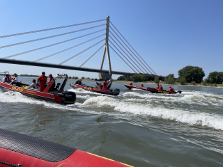 Gemeinsame Aktion von Landrat und DLRG zur Warnung vor Gefahren im Rhein - Image