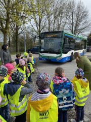 Sicherheitstraining „Fit für den Bus“ für Kindergartenkinder erweitert - Image