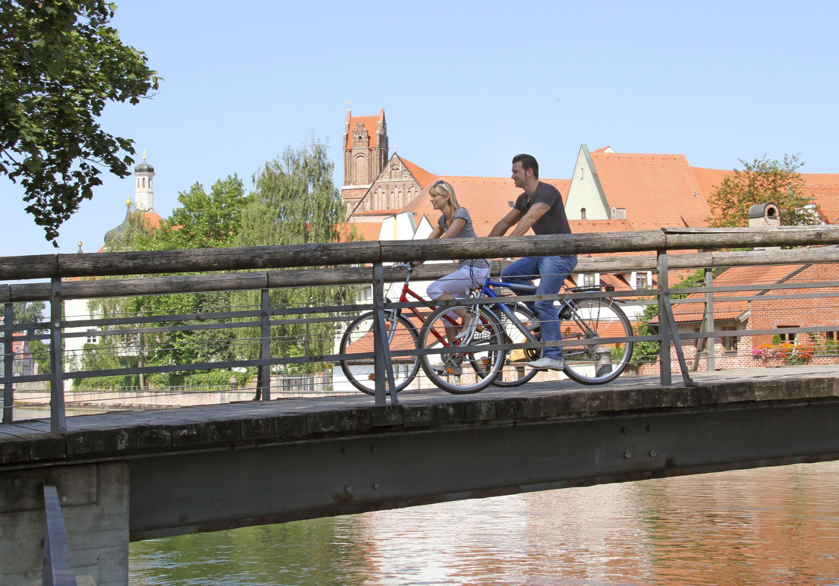 Keyvisual: ADFC/April Agentur Foto Radfahrer: Stadt Landshut 