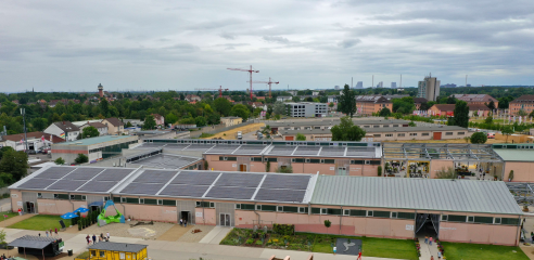 Ein „Fußballfeld“ voller Sonnenkollektoren sorgt für eine grüne BUGA 23