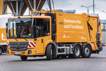 Schlanke Lösung für den Stadtverkehr: Neue Müllfahrzeuge der BSR sparen Platz und Emissionen