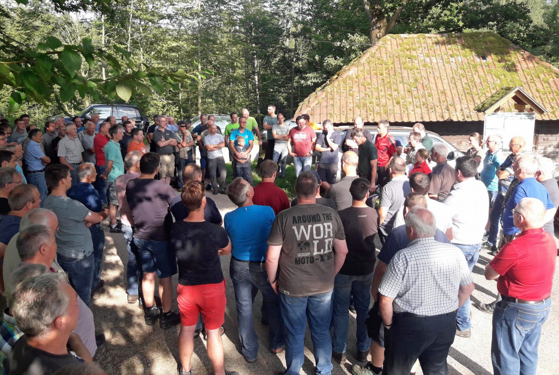Holzsortierung und Borkenkäfermanagement - Forstrevierleiter schulen Waldbesitzer