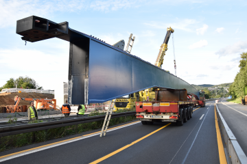 Autobahn Westfalen bearbeitet 2021 über 100.000 Schwertransport-Anträge - Image