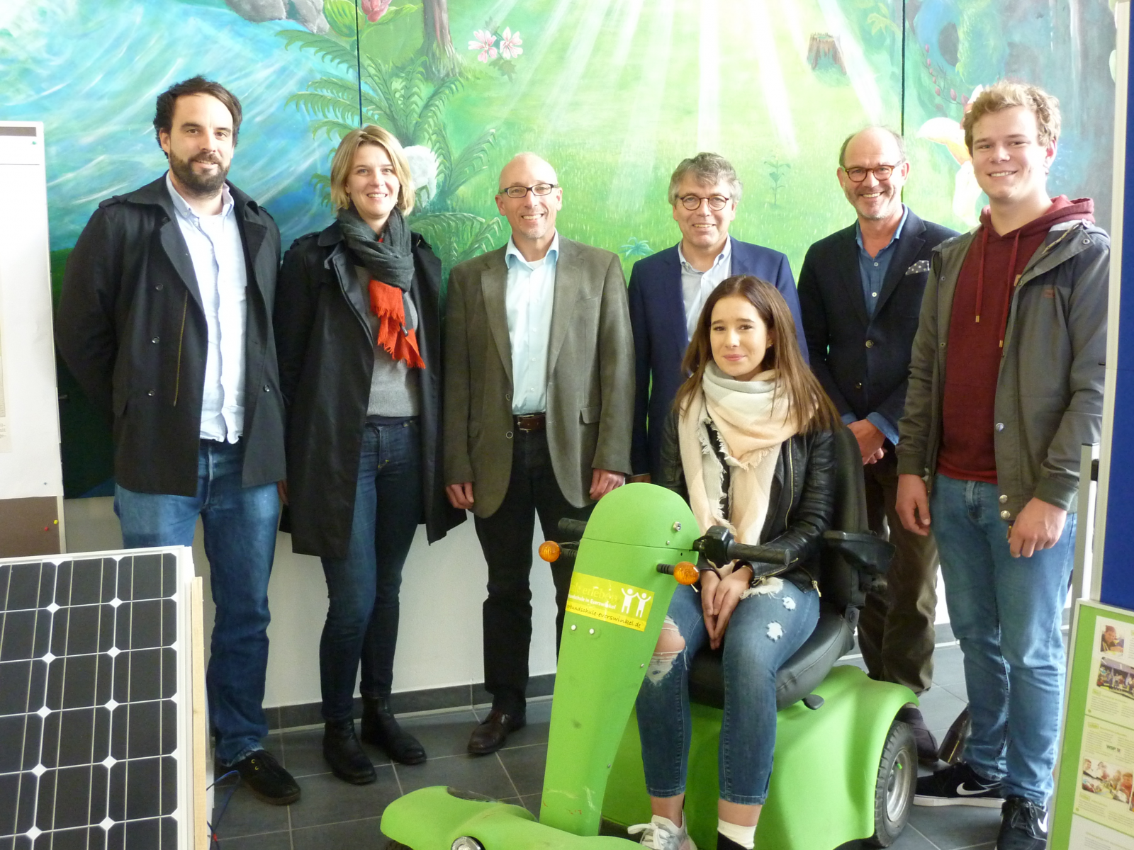 Verbundschule Everswinkel präsentiert ein aus Schrott gebautes Solar-Mobil