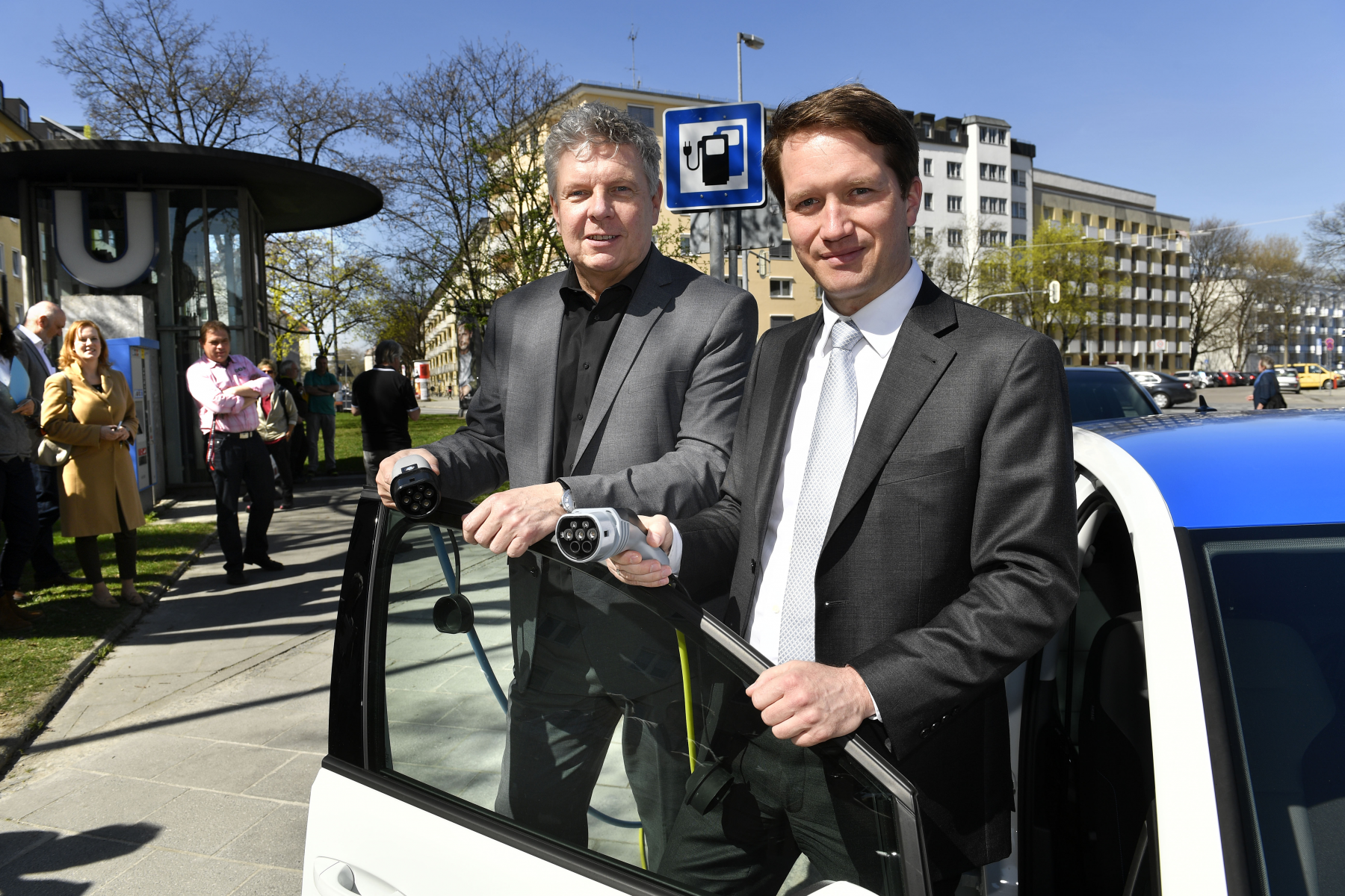 SWM bauen im Auftrag der Stadt München Ladenetz für Elektrofahrzeuge aus