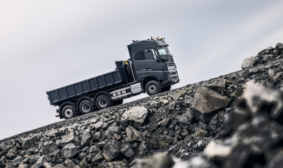 Volvo Trucks führt neue Funktionen für mehr Sicherheit in anspruchsvollen Fahrsituationen ein - Image