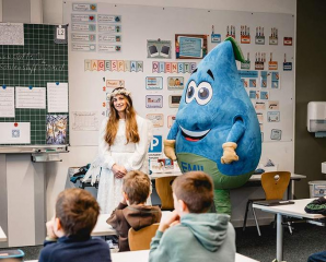 Umweltunterricht der Stadtwerke mit Emil und dem Christkind (Foto: SWI)